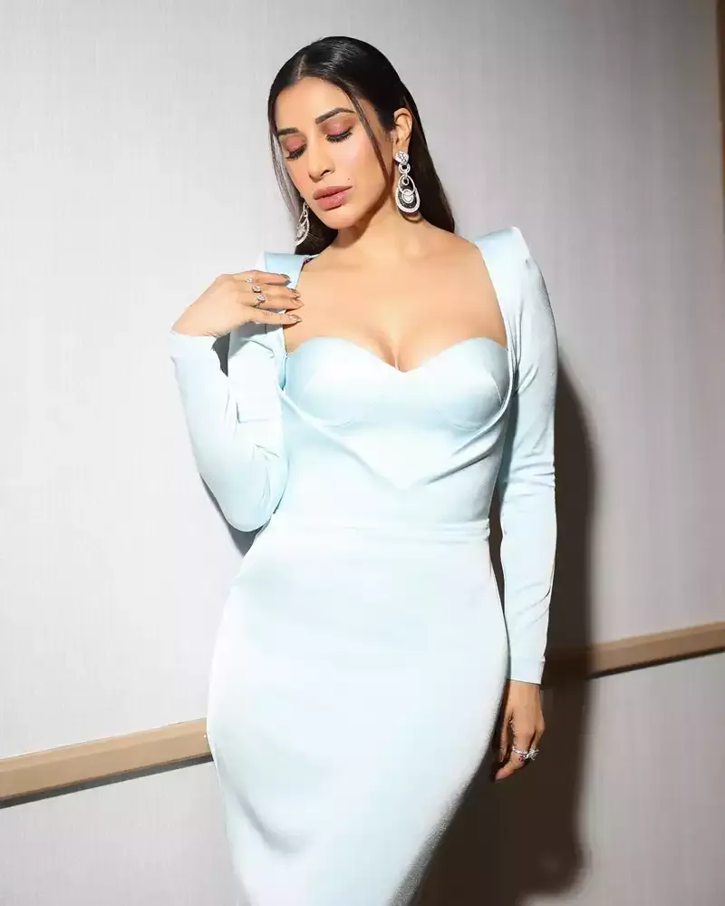 sophie choudry cleavage white dress sophie choudry cleavage white dress
