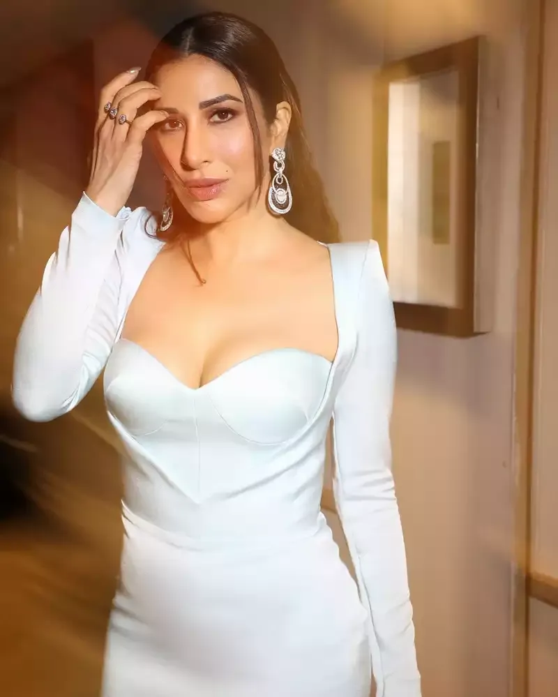 sophie choudry cleavage white dress sophie choudry cleavage white dress