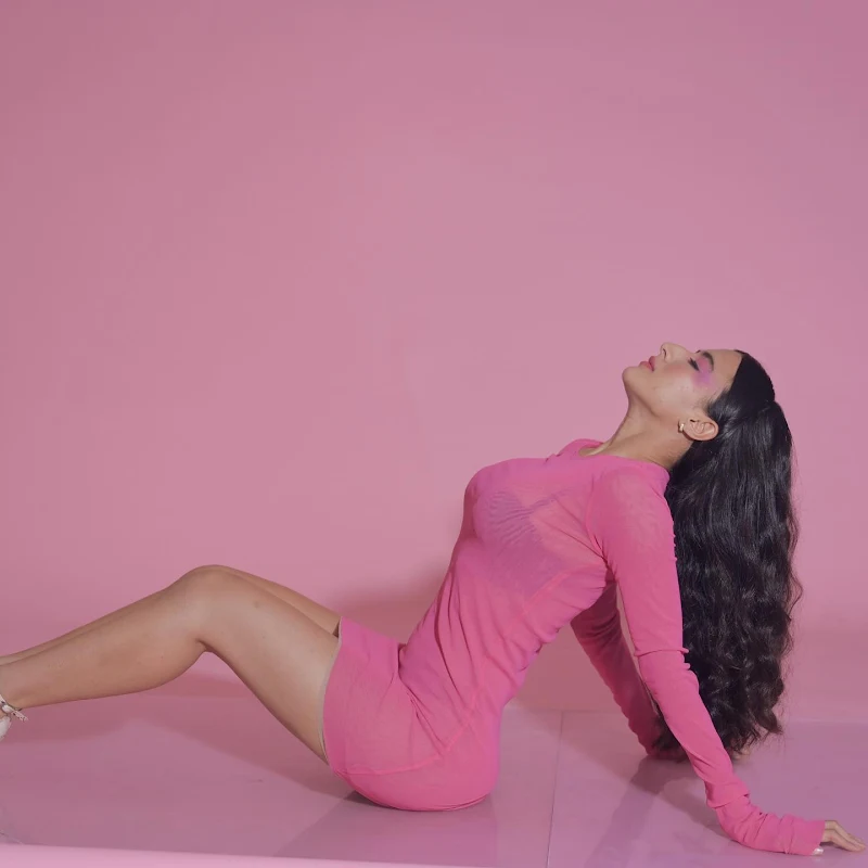 Soundous Moufakir short pink dress sexy legs body kkk 13 Soundous Moufakir short pink dress sexy legs body kkk 13