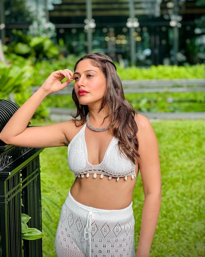 Surbhi Chandna tiny top cleavage hot tv actress