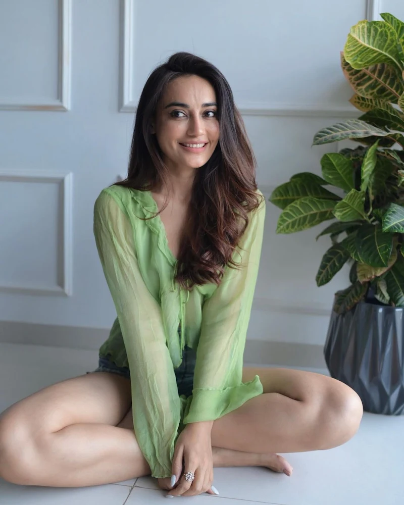 Surbhi Jyoti sexy legs shorts indian tv actress Surbhi Jyoti sexy legs shorts indian tv actress