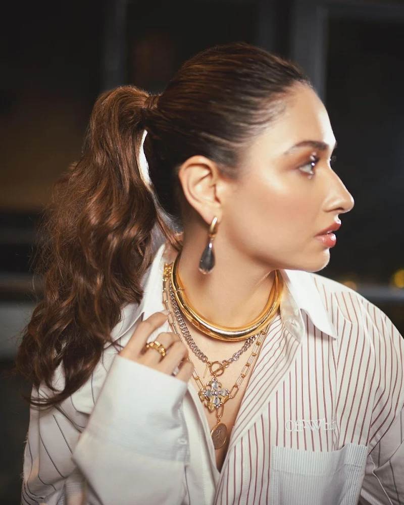 Tamannaah navel crop top jeans curvy actress Tamannaah navel crop top jeans curvy actress