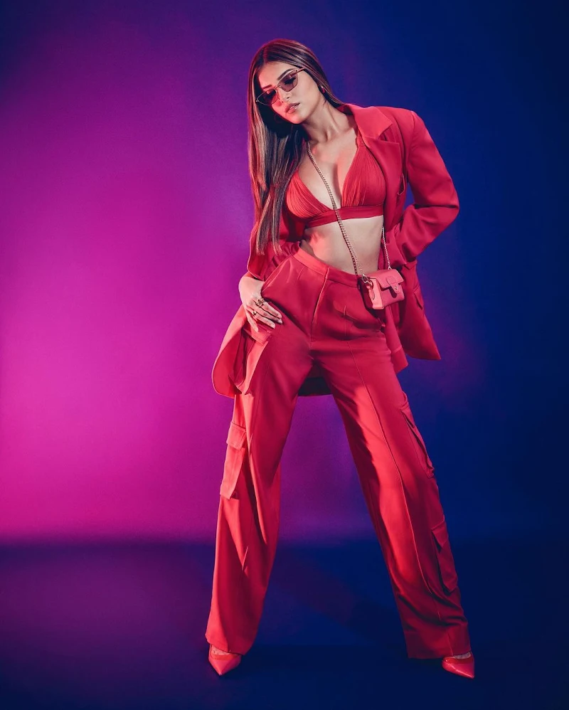 Tara Sutaria cleavage red bralette suit heropanti 2 Tara Sutaria cleavage red bralette suit heropanti 2