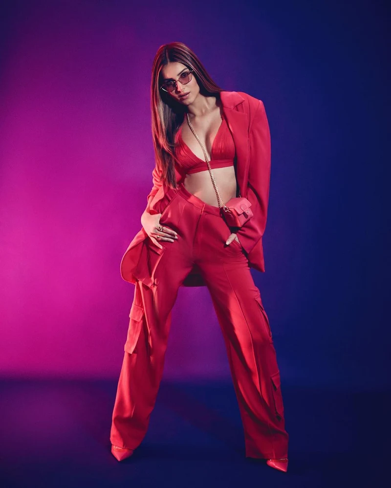 Tara Sutaria cleavage red bralette suit heropanti 2 Tara Sutaria cleavage red bralette suit heropanti 2
