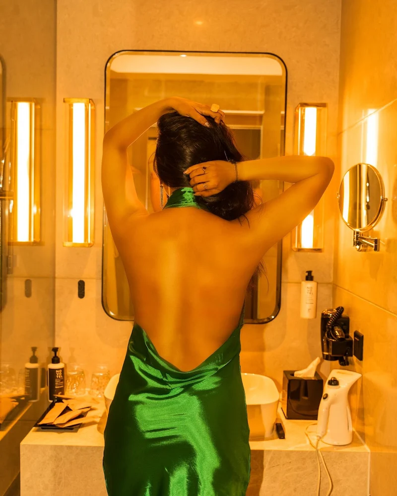 Tejasswi Prakash backless dress hot actress Tejasswi Prakash backless dress hot actress