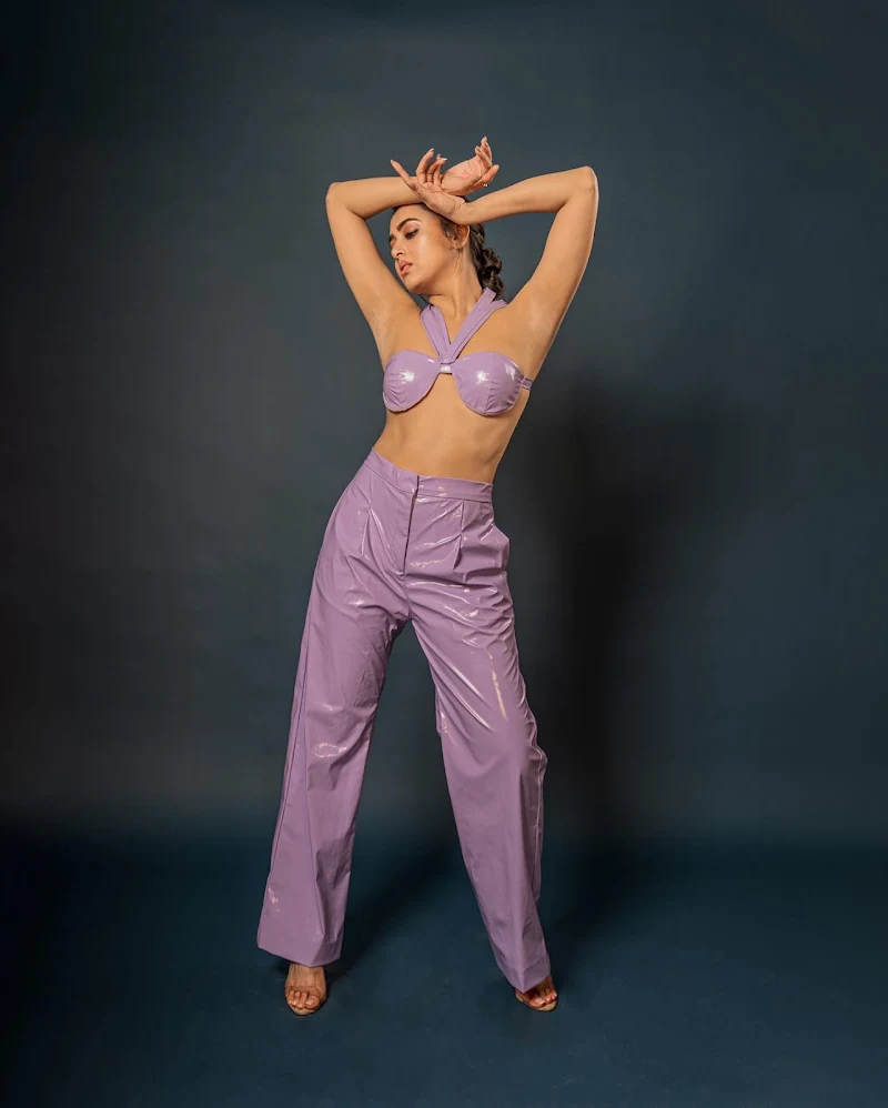 tejasswi-prakash-latex-outfit-hot-tv-act