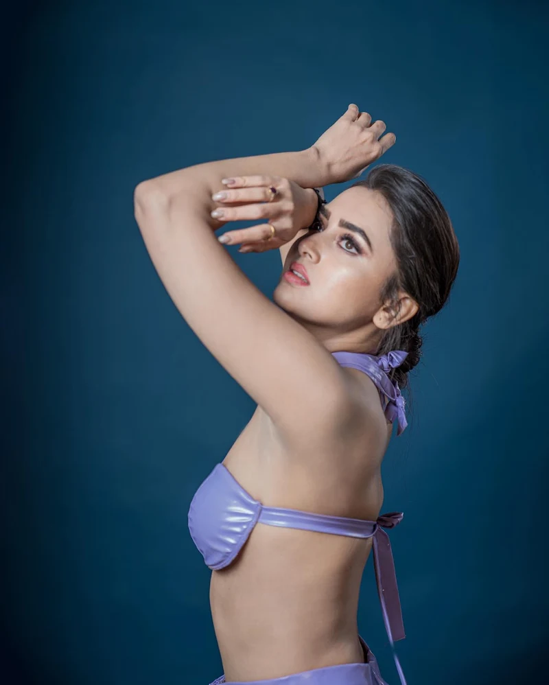 tejasswi-prakash-latex-outfit-hot-tv-act