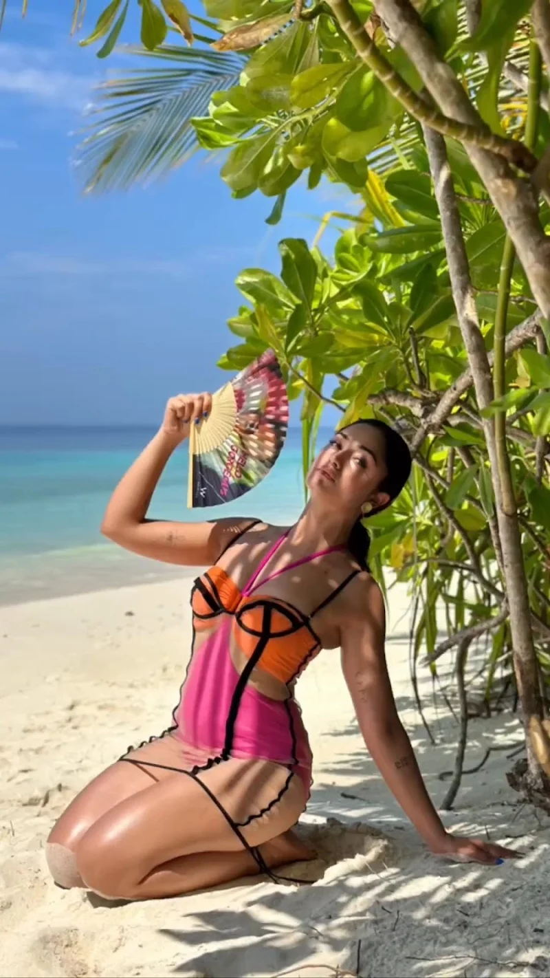 Tridha Choudhury swimsuit curvy legs beach pics maldives