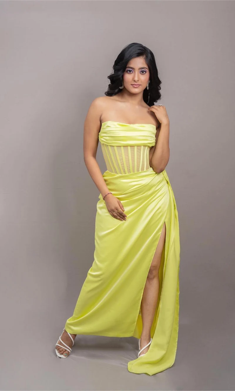 Ulka Gupta off shoulder dress actress banni chow Ulka Gupta off shoulder dress actress banni chow