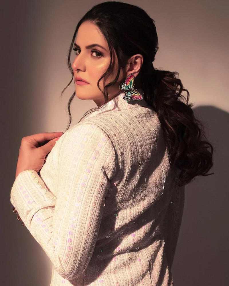 zareen khan curvy stylish bollywood actress zareen khan curvy stylish bollywood actress