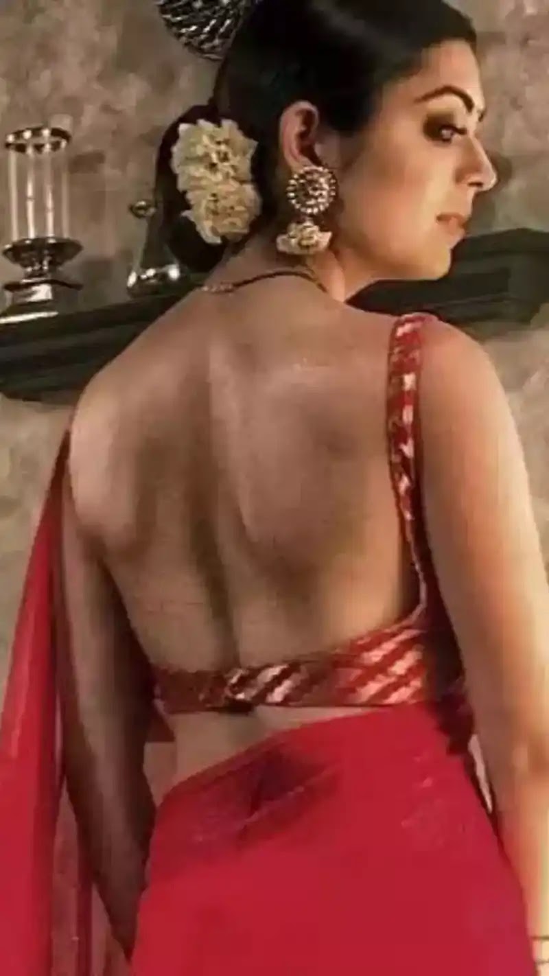 drashti dhami red backless saree