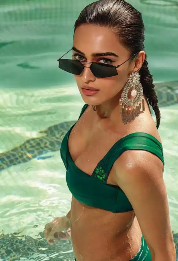 erica fernandes bikini pool indian tv actress cleavage