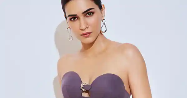 kriti sanon off shoulder purple outfit do patti actress kriti sanon off shoulder purple outfit do patti actress
