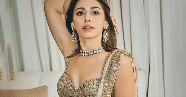 alaya f tiny blouse saree hot bollywood actress alaya f tiny blouse saree hot bollywood actress