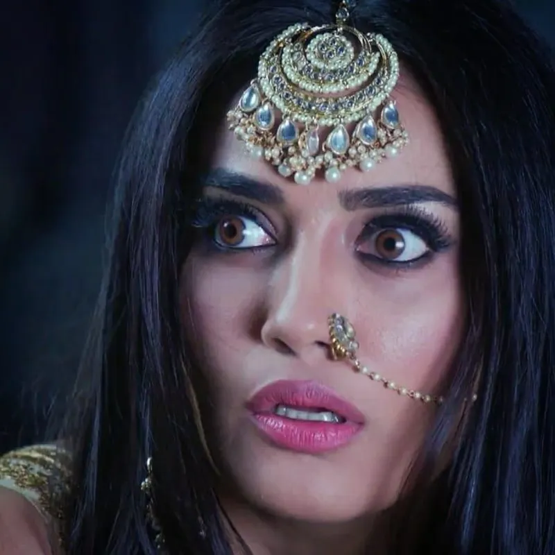 surbhi jyoti face card naagin 20