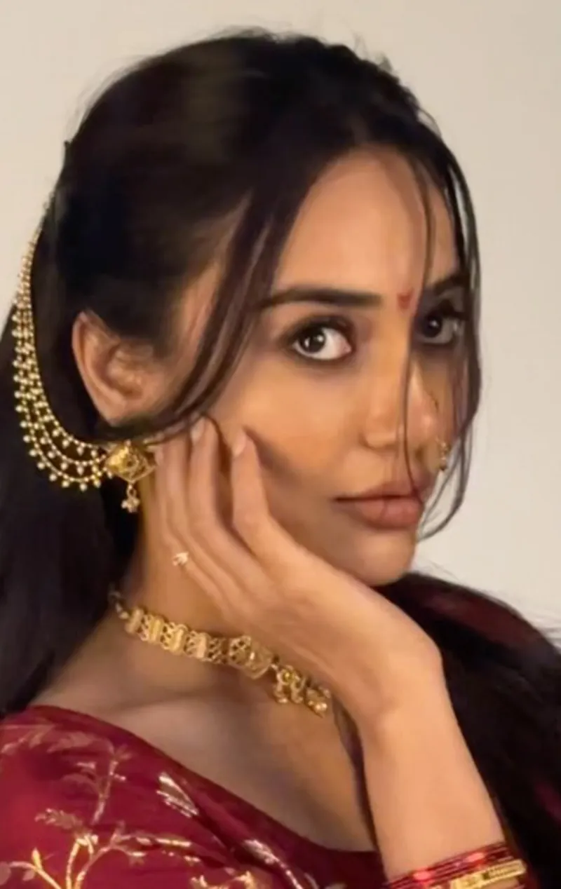 surbhi jyoti face card naagin tv show 13