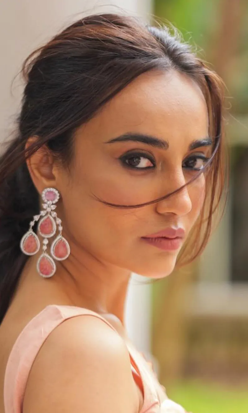 surbhi jyoti face card naagin tv show 18