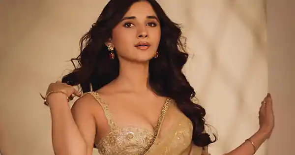 Kanika Mann in golden saree with skimpy blouse sets temperature soaring.