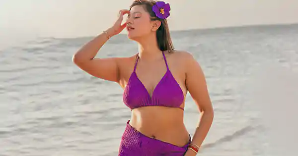 Anjali Arora in swimsuit flaunted her fine curves on the beach,