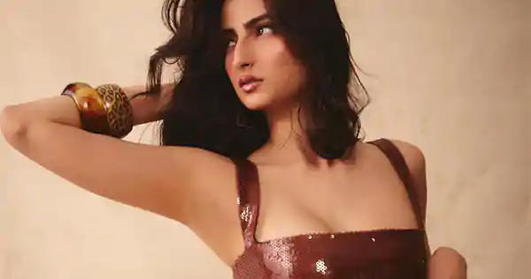 Palak Tiwari in shimmery brown bodycon dress turned the heat up.