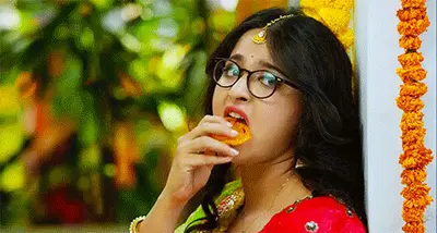 anushka shetty eating food bollywood